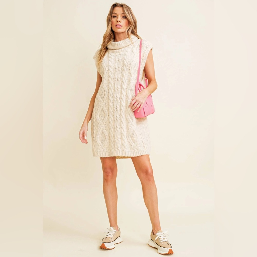 CABLE KNIT SLEEVELESS SWEATER DRESS